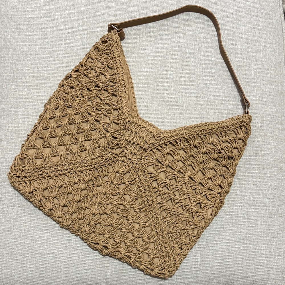 Bohemian Must Have Woven Paper Shoulder Bag-Silver Toned Hardware-EUC - Picture 9 of 11